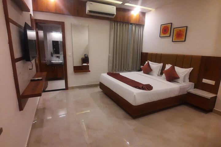 Room 16 of 26