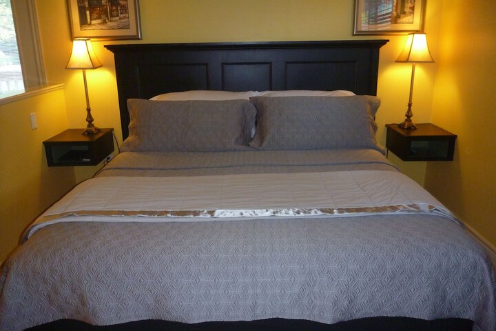 Room 2 of 23