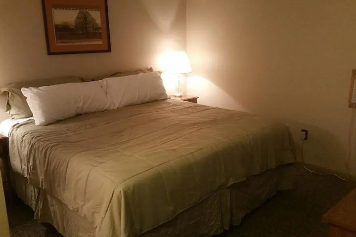Room 2 of 9