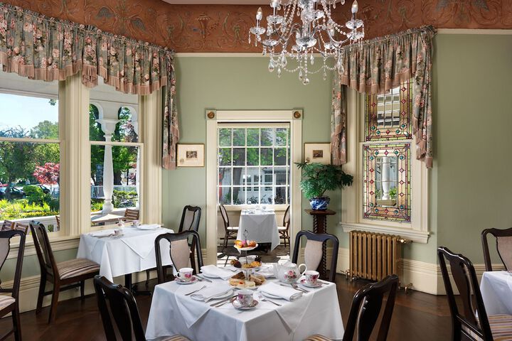 Dining 60 of 78