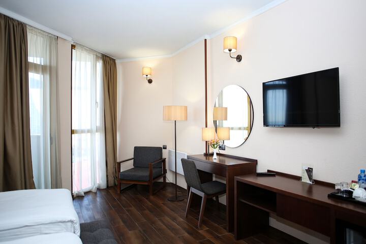 Room 47 of 104