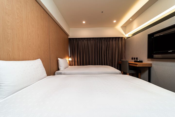Room 6 of 51