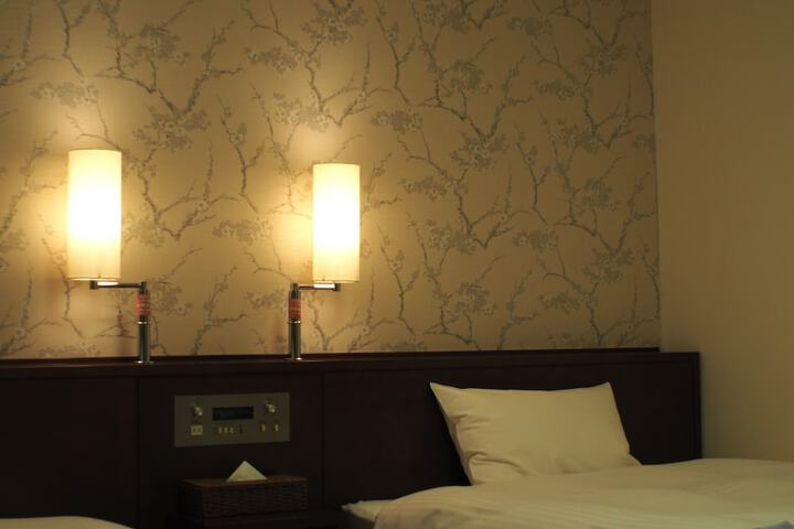 Room 46 of 102