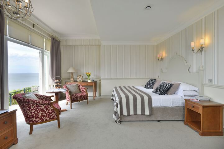 Room 93 of 240