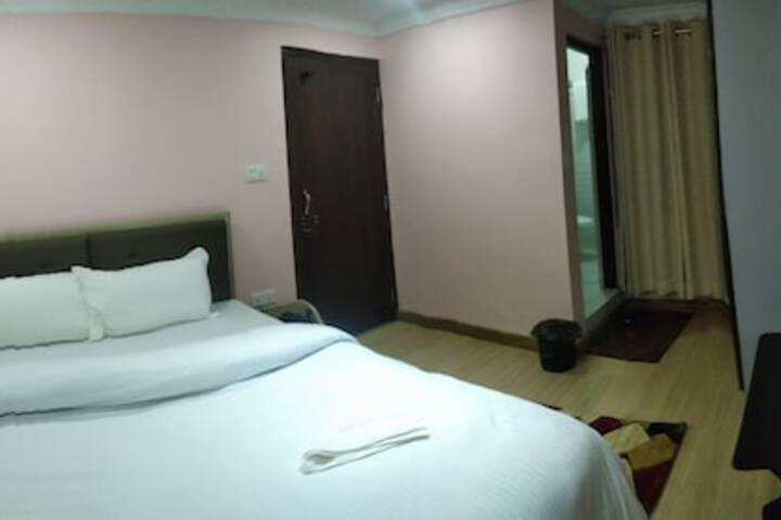 Room 17 of 39