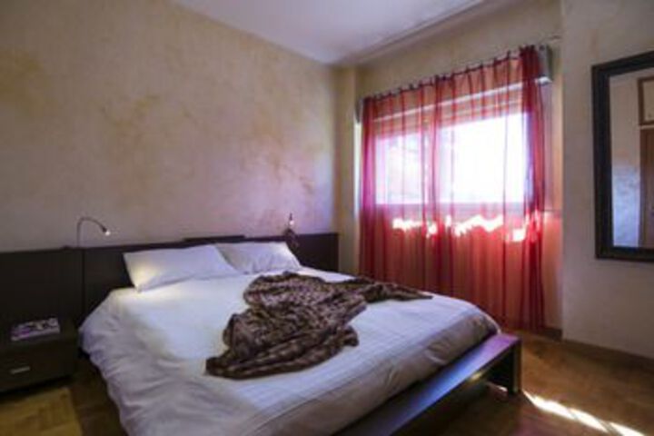 Room 11 of 52