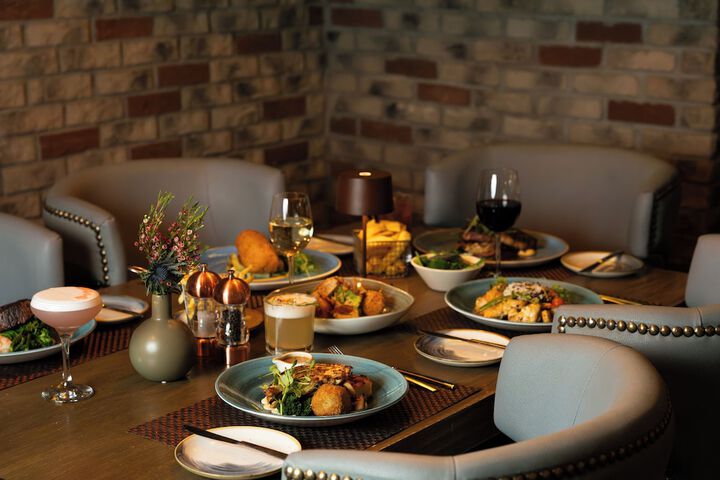 Dining 38 of 49