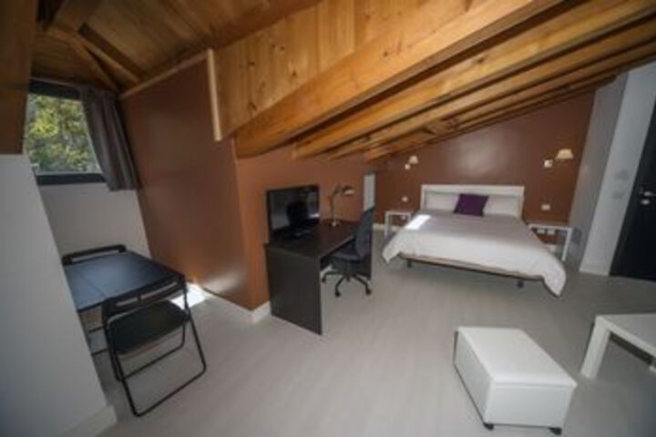 Room 27 of 88