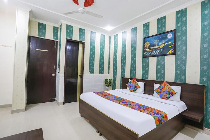 Room 10 of 30