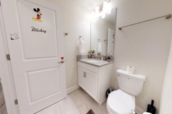 Room 6 of 32