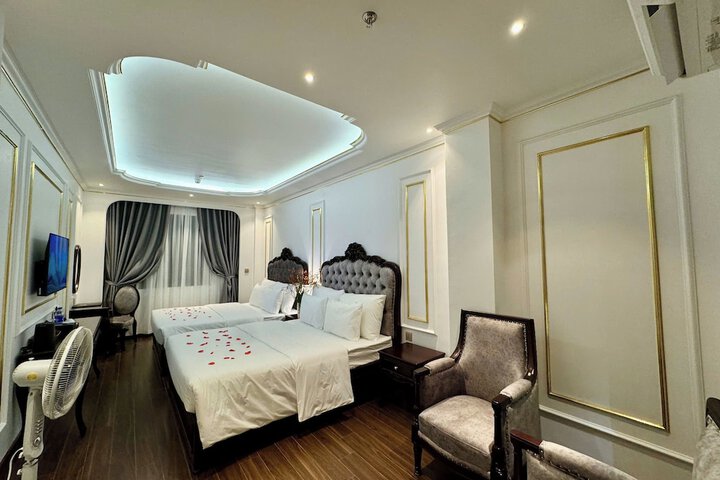 Room 46 of 165