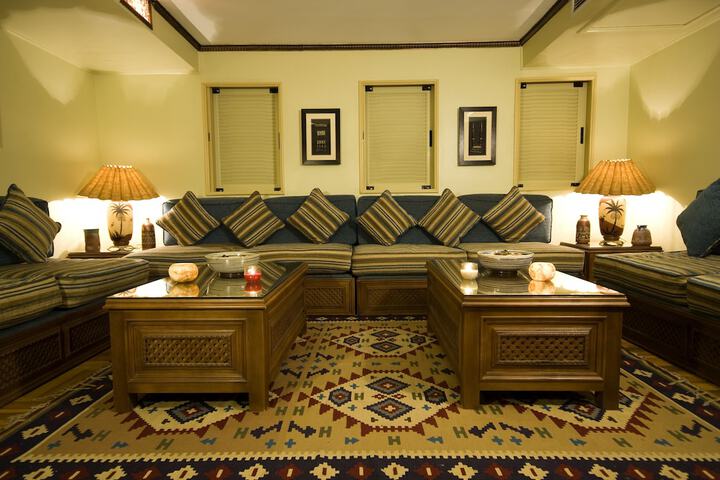 Room 13 of 38