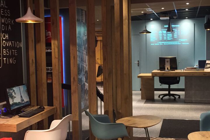 Business Center 30 of 42