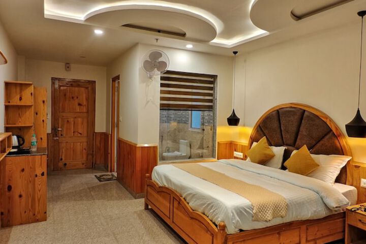 Room 5 of 38