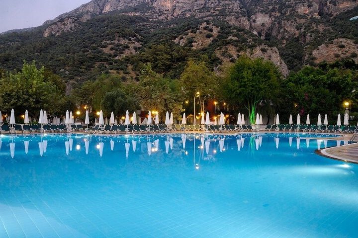 Hotel Pool