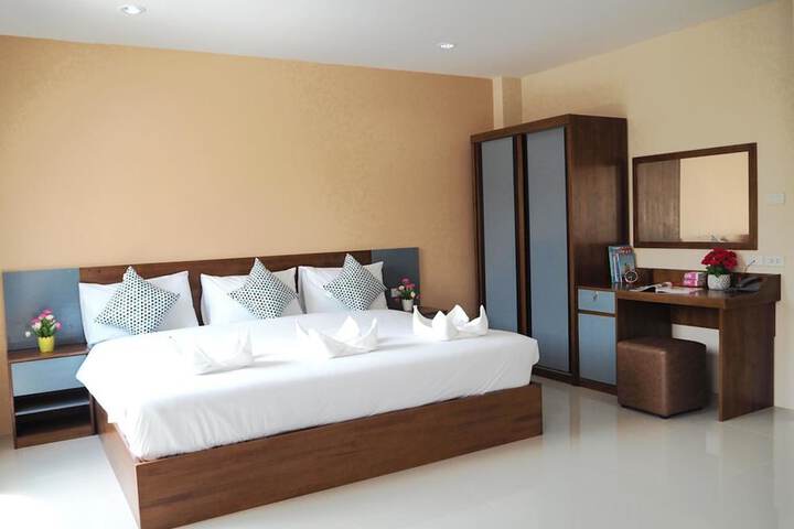 Room 10 of 20