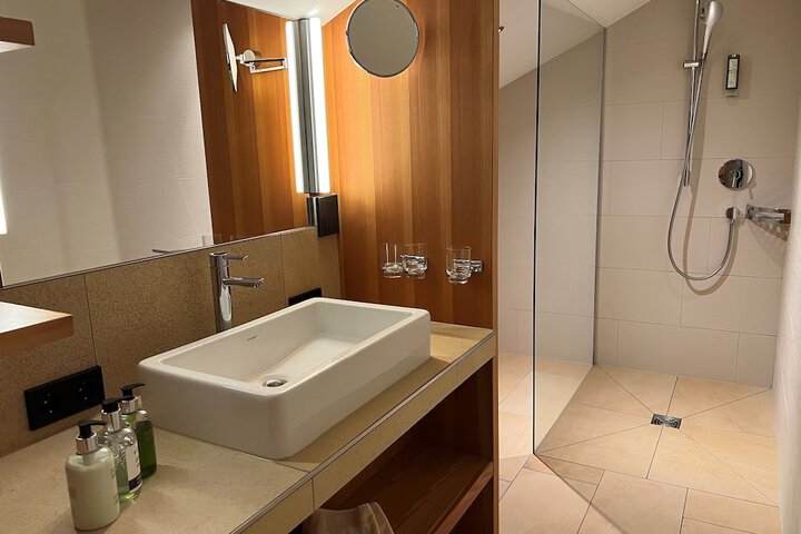 Room 35 of 78