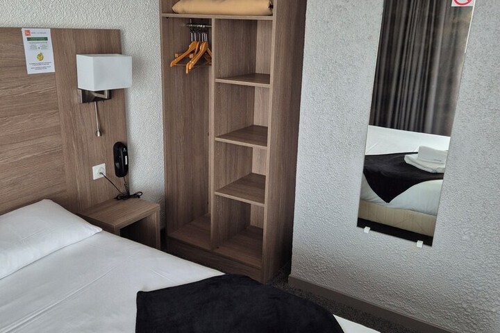 Room 13 of 41