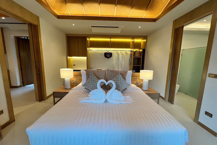 Room 18 of 165