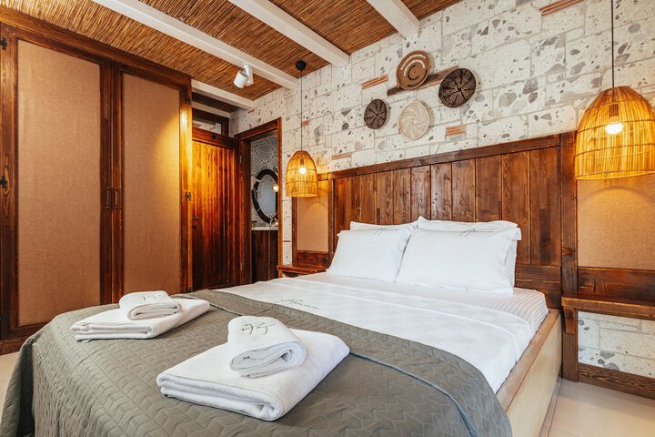 Room 4 of 53