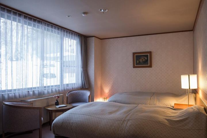 Room 10 of 50