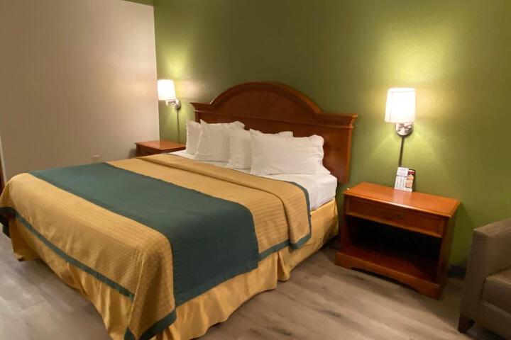 Room 13 of 25