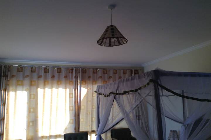 Room 9 of 90