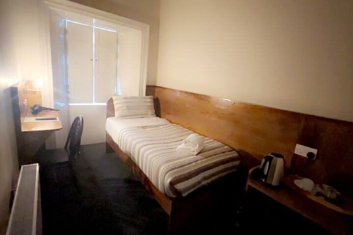 Room 6 of 23
