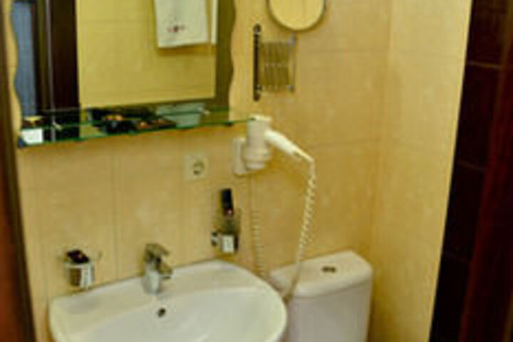 Room 4 of 30