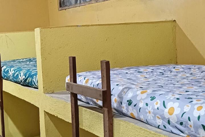 Room 4 of 80