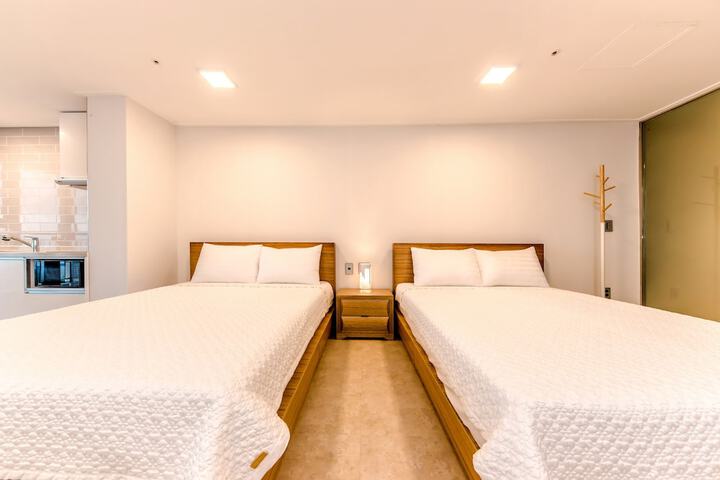 Room 19 of 173
