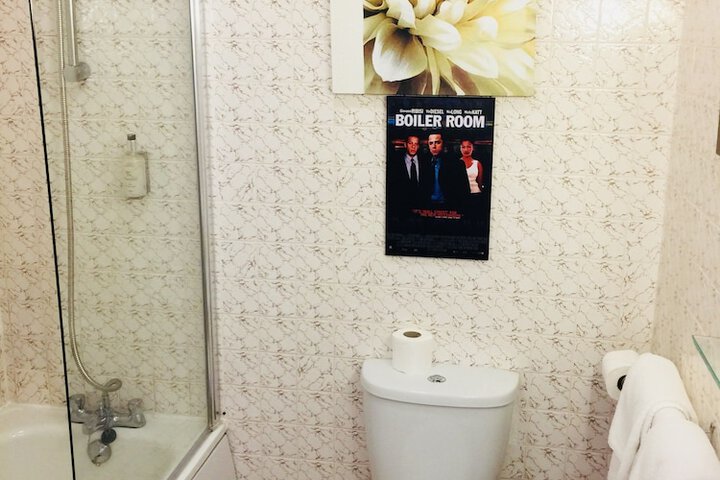 Room 52 of 139