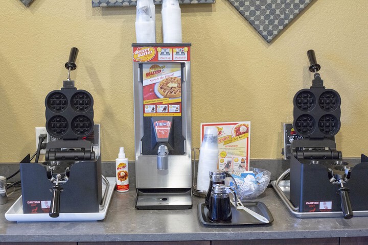 Breakfast/Coffee Service 30 of 35