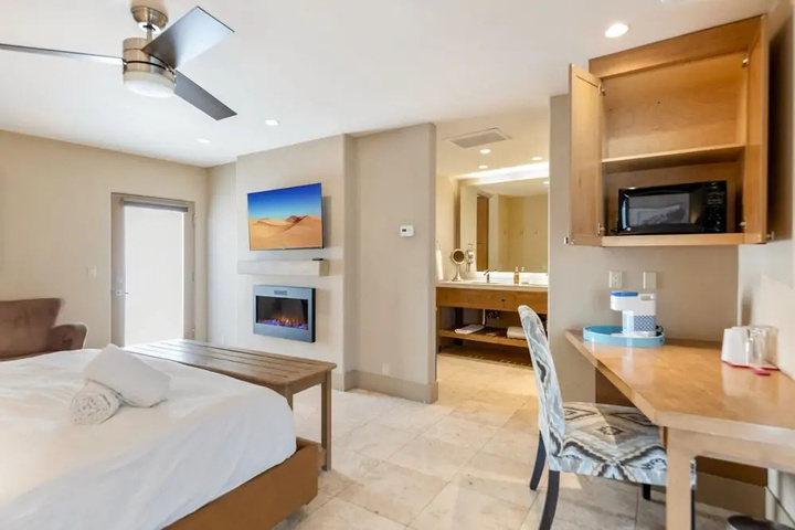 Room 4 of 13