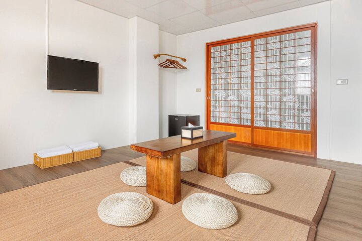 Room 3 of 191