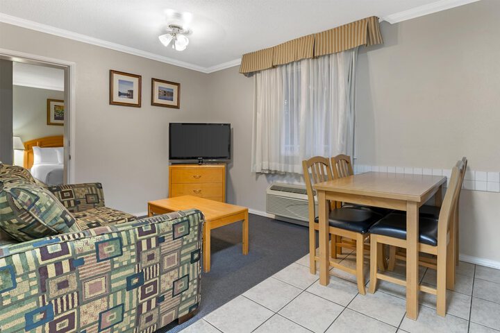 Room 43 of 105