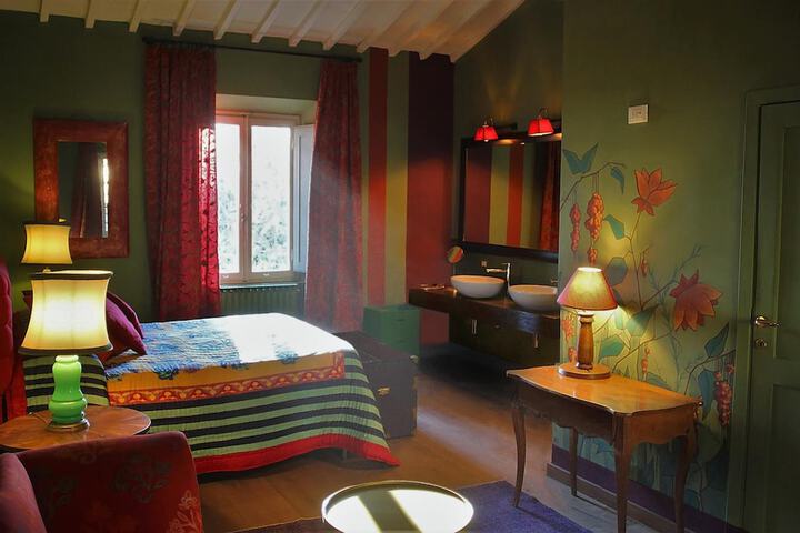 Room 6 of 55