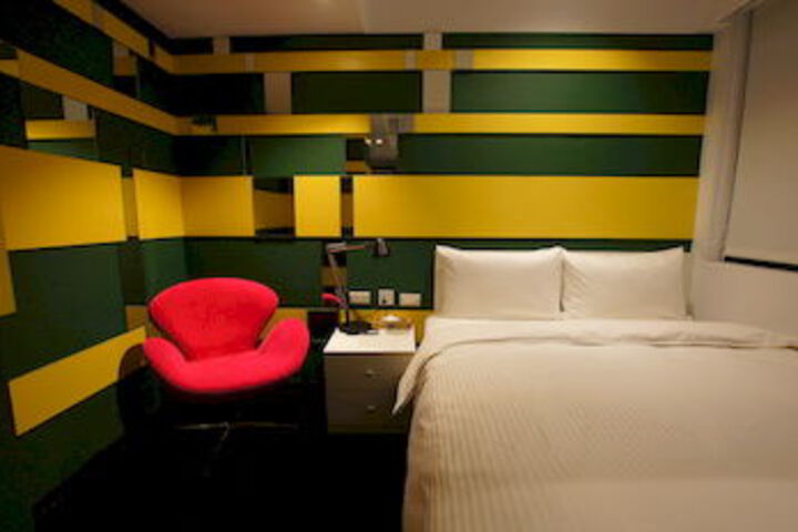 Room 44 of 65