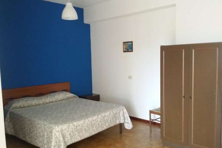 Room 5 of 24