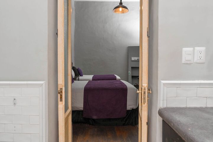 Room 37 of 74