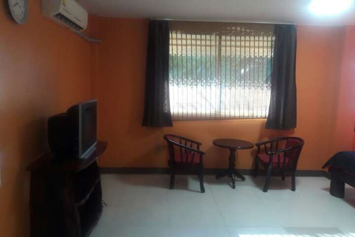 Room 10 of 11