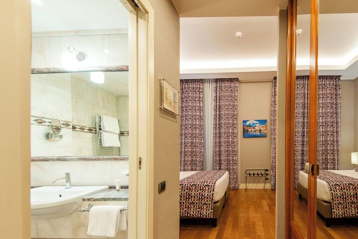 Room 45 of 157