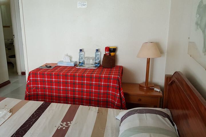 Room 12 of 115