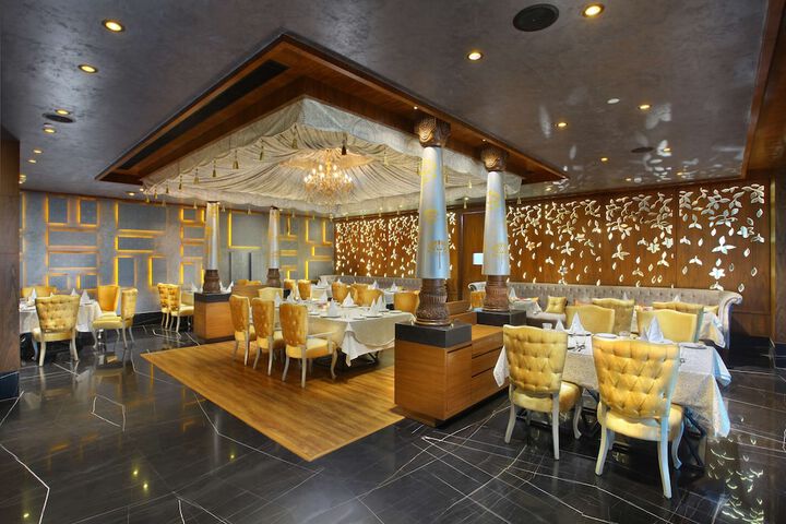 Dining Photos
