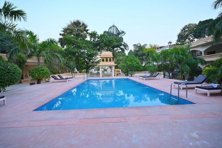 Pool 23 of 46