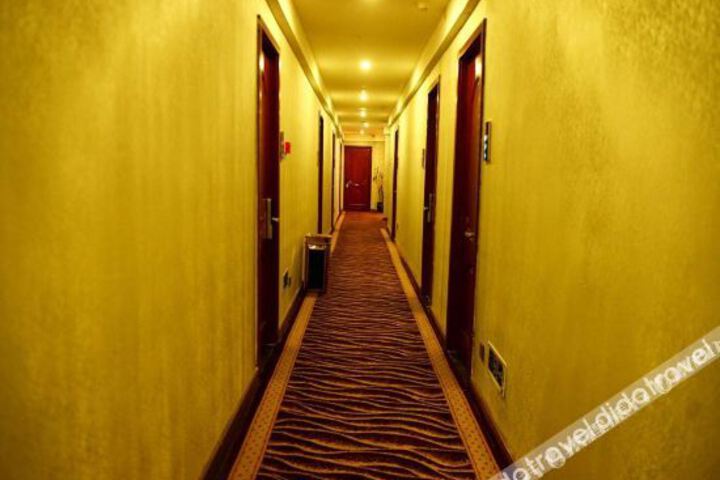 Hotel Interior 9 of 28