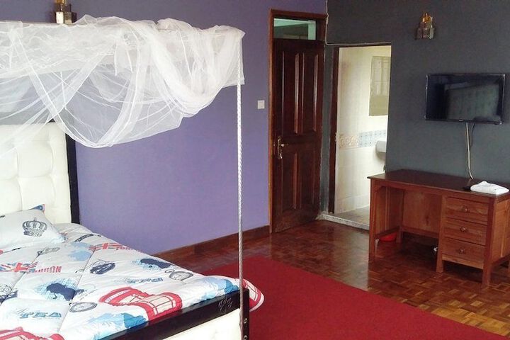 Room 8 of 19
