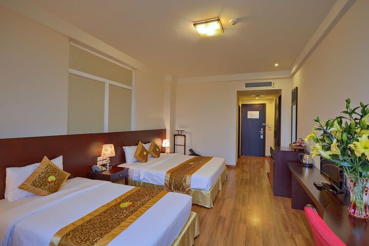 Room 20 of 213