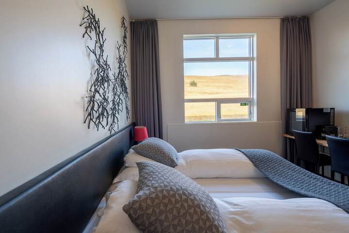 Room 32 of 64