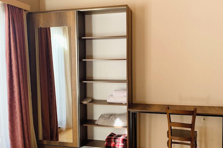 Room 28 of 59